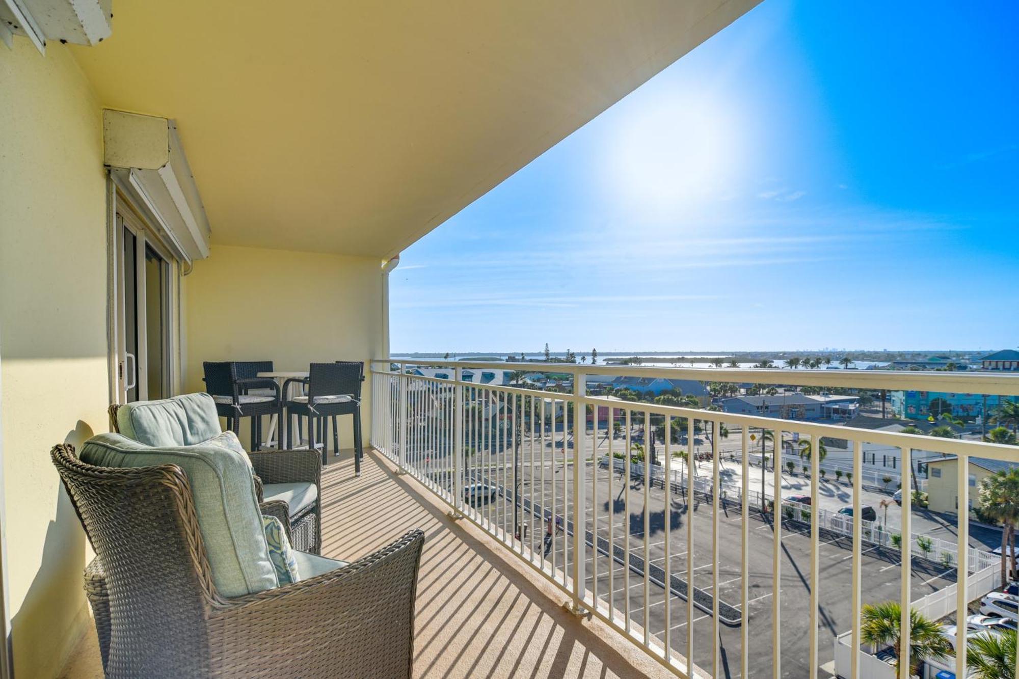 Waterfront Condo With Patio And Pool On Madeira Beach! St. Pete Beach Exterior photo