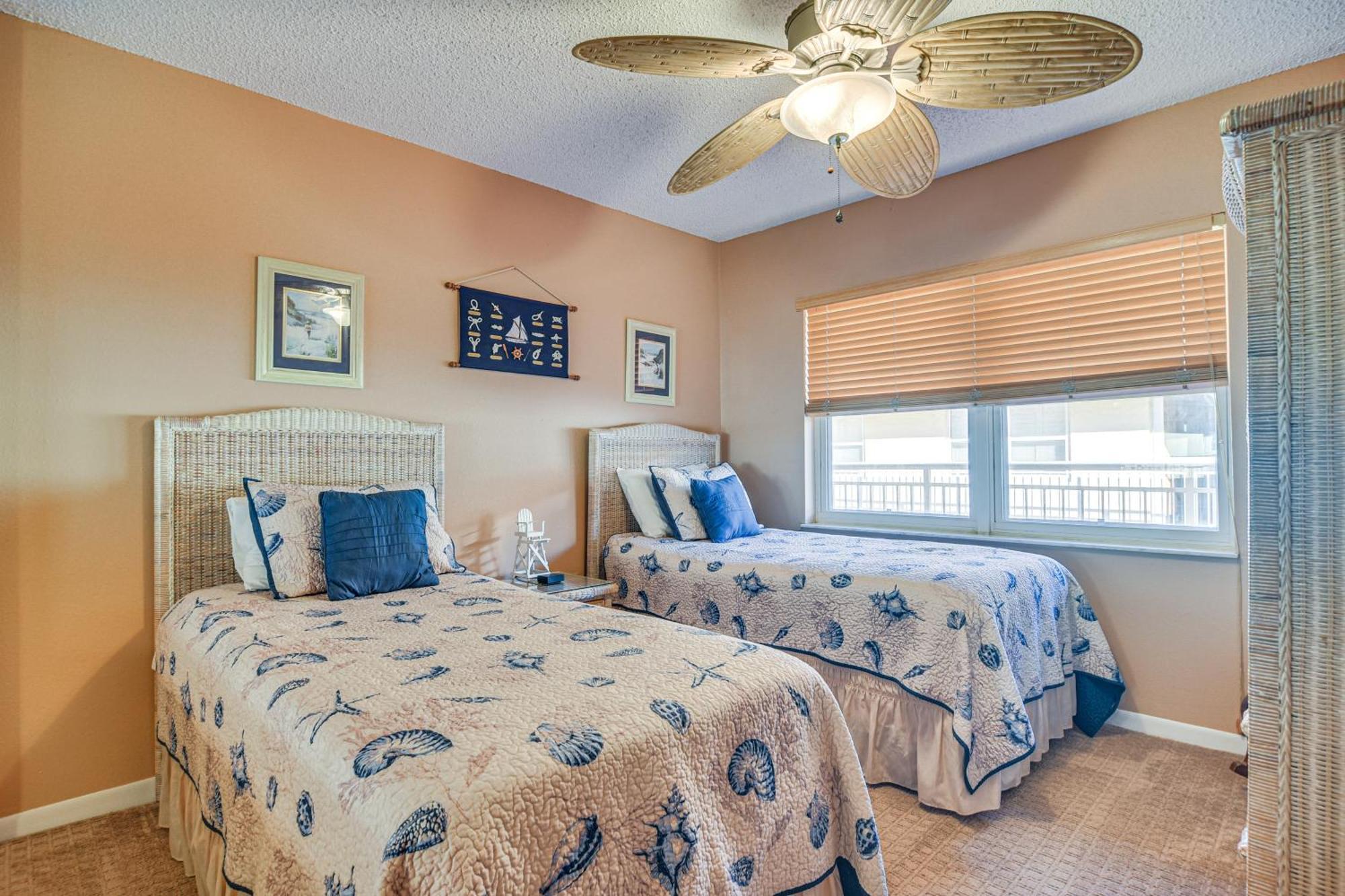 Waterfront Condo With Patio And Pool On Madeira Beach! St. Pete Beach Exterior photo