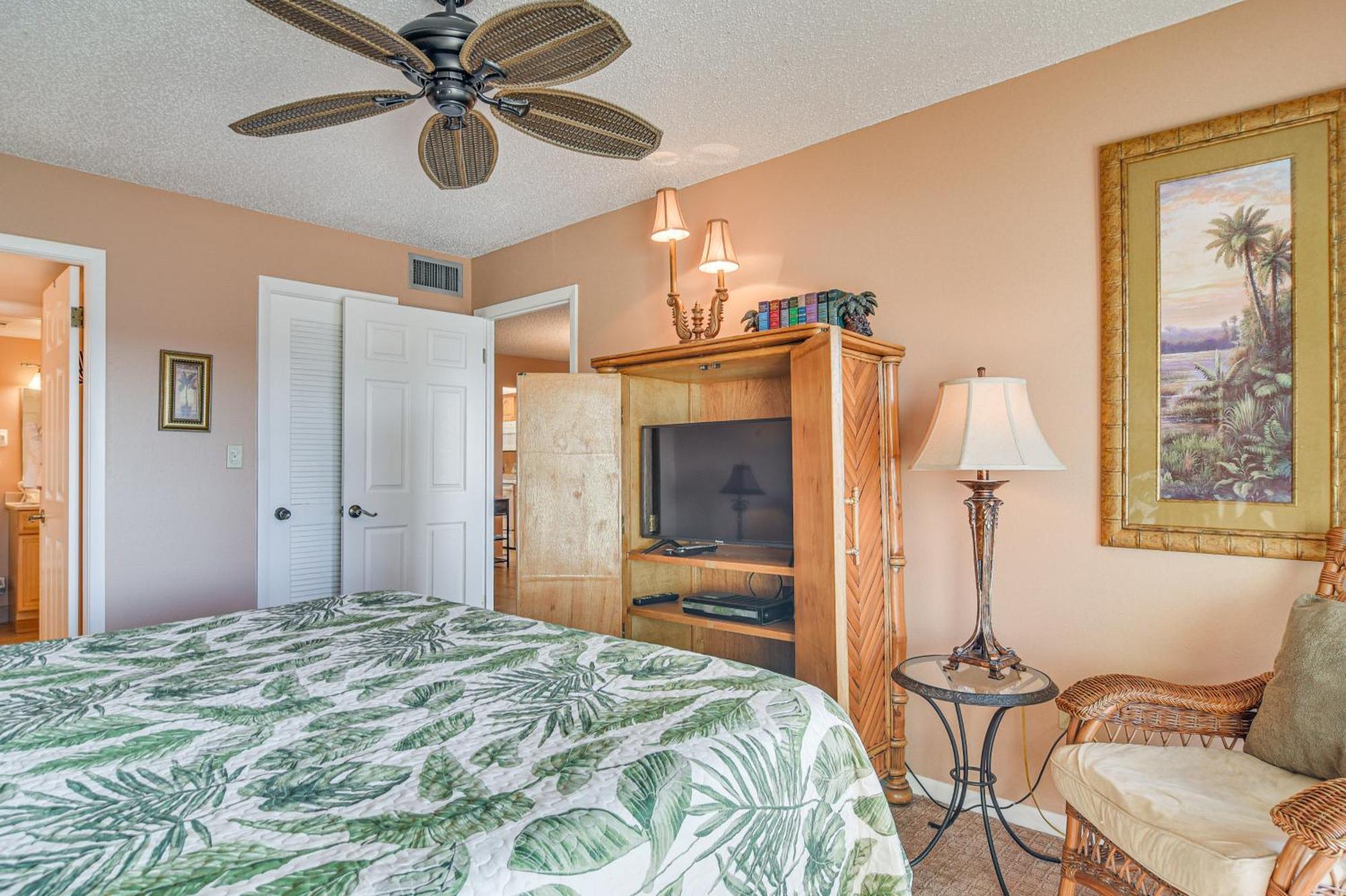 Waterfront Condo With Patio And Pool On Madeira Beach! St. Pete Beach Exterior photo